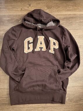 GAP Logo Hoodie Sweatshirt in Chocolate Brown